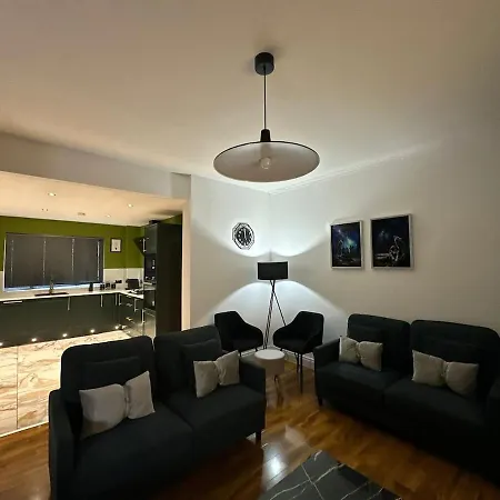 Villa Luxury 5bd, Gym, Parking, Bus To Airport, Sleeps10 *