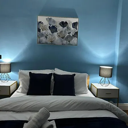 Luxury 5bd, Gym, Parking, Bus To Airport, Sleeps10 * Edinburg