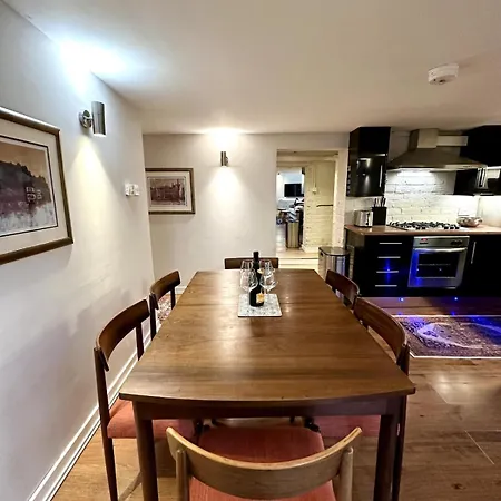 Stylish 2br - Walk To Attraction Edimburgo