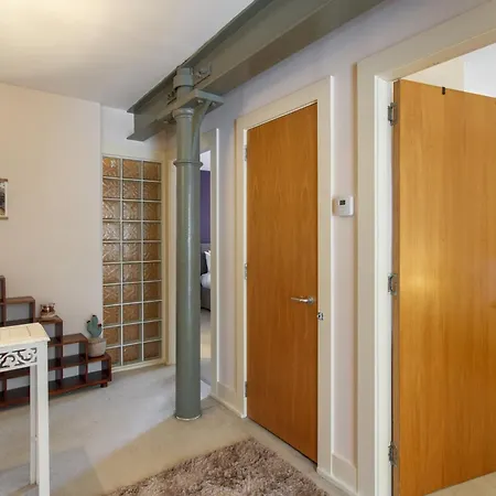 Apartment Industrial Chic 2bd Flat In Historic Whisky Bond