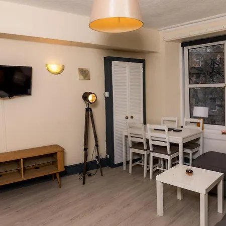 One Bedroom Near The Meadows 7 *