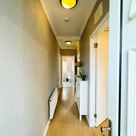 Apartamento Murrayfield Maindoor Flat With Free Parking And Great Public Transports Link Edimburgo