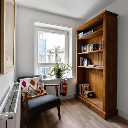 Holyrood Duplex 3-bedroom アパート エディンバラ