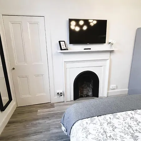 Chic 1bd Flat - Wviews Of Castle! *