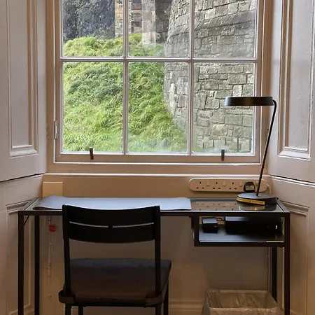 Chic 1bd Flat - Wviews Of Castle! Εδιμβούργο