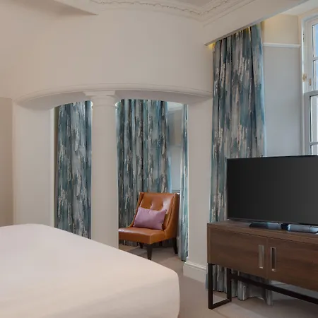 מלון Hilton Carlton 4*