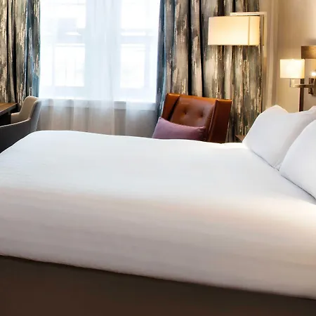 Hilton Carlton מלון 4*