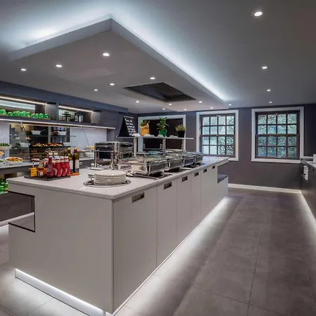 Radisson Blu Hotel, Centre מלון