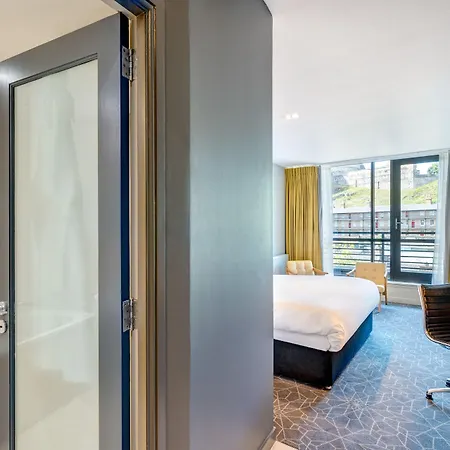 阿佩克斯跳蚤市场酒店