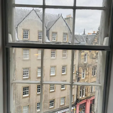 Diagon Alley Two Bed Victoria Street Grassmarket Apartment *
