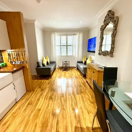 Historic Mews House 2br In Centre * Edinburgh