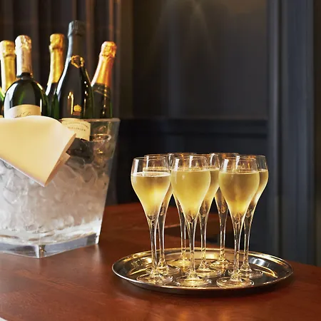 The Roseate - Small Luxury Of The World Hotel