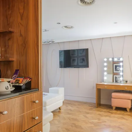 Le Monde 4* Edinburgh