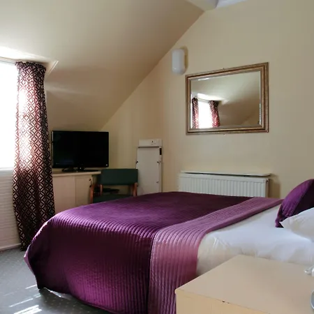 Thistle Hotel 3*
