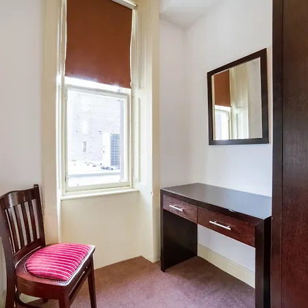 Hostel Victoria Park House