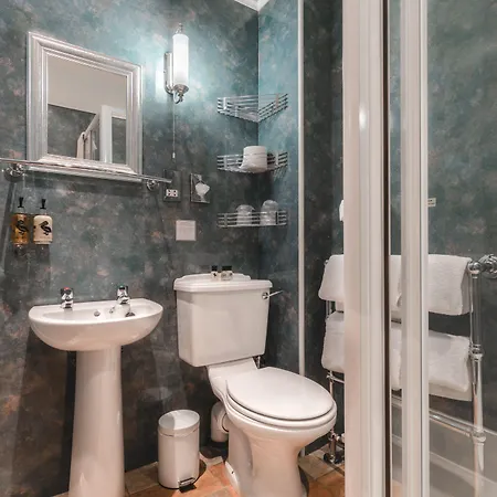 Ceilidh-donia Hotel 3*