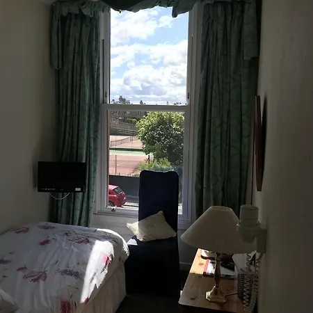 Dorstan House 3*