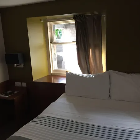 Adelphi بيت ضيافة