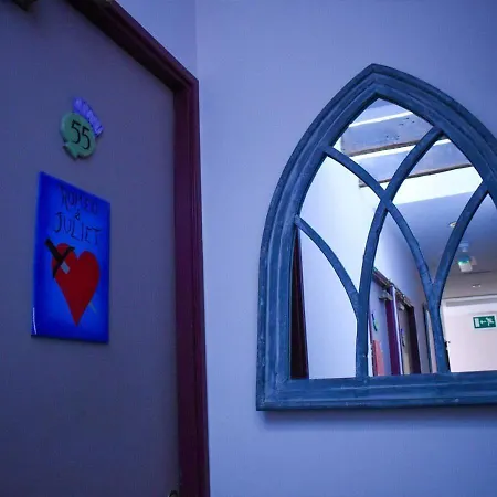 Castle Rock - Adults Only * Edinburg