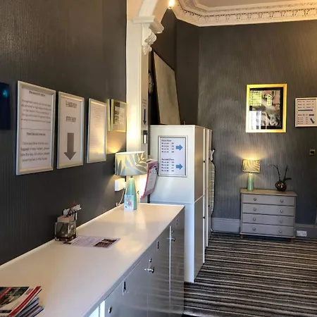 Allison House 16 Гостевой дом