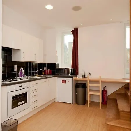 Destiny Student - Cowgate Apartment *