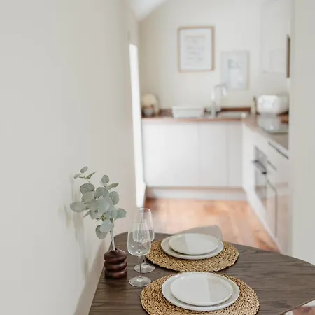 Charming Mews With Secure Parking Daire
