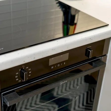 Pass The Keys Spacious Bright Modern Flat Edynburg