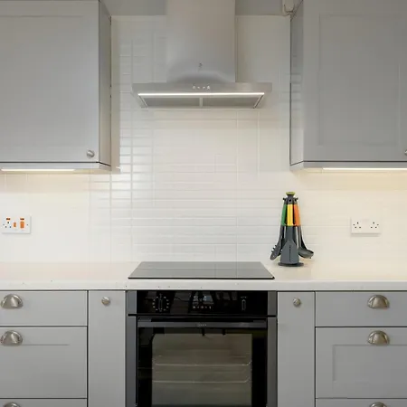 Pass The Keys Spacious Bright Modern Flat