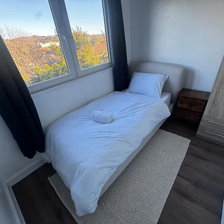 Apartment 4br Near Airport & Centre Free Parking Edinburgh