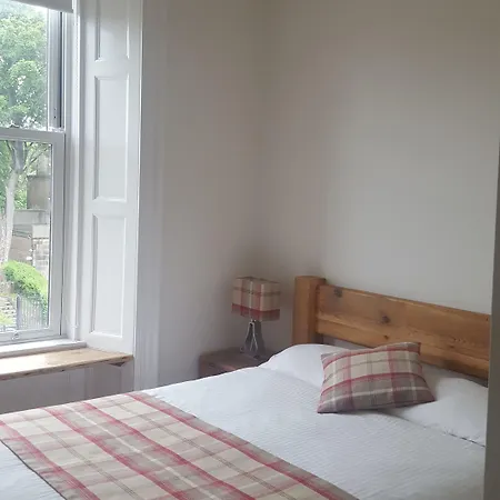 18 Craigmillar Park