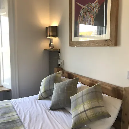 Casa de hóspedes 18 Craigmillar Park 4*