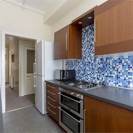 3 Bedrooms Flat In New Town , Lothian Road