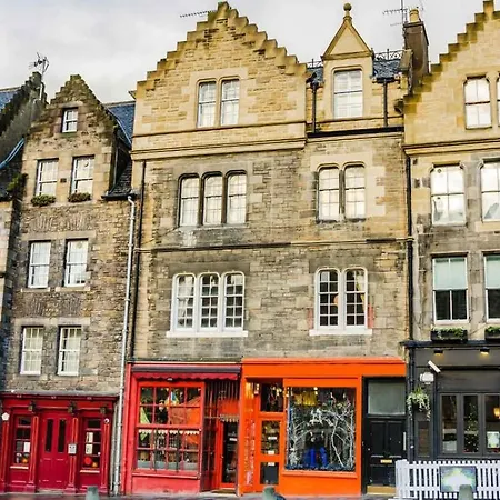 Three Bedrooms Flat In Old Town , Grassmarket Heart Of Flat Sleeps 6 , Eh1 58 Grassmarket, * Edinburgh