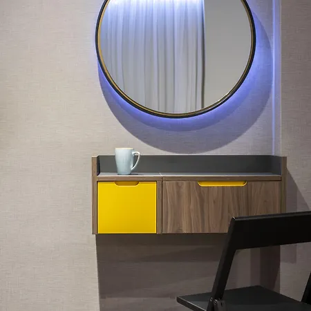 Hotel Point A Haymarket 3*