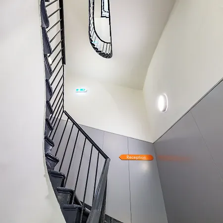 Szálloda Easyhotel 2*