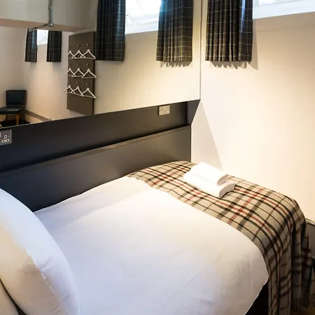 Code - The Court, Hostel