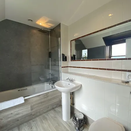 No6 West Coates 3*