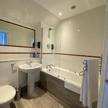 No6 West Coates فندق