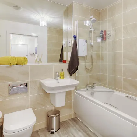 Modern 2 Bed In City. Free Parking. Εδιμβούργο