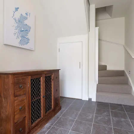 Vakantiehuis Joivy Trendy 1-bedroom Main Door House In New Town Edinburgh