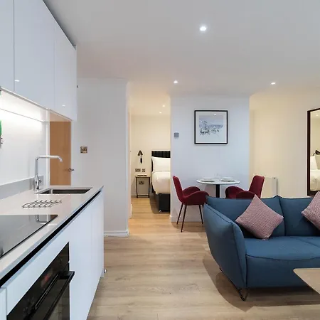 Premier Fountain Court * Edynburg