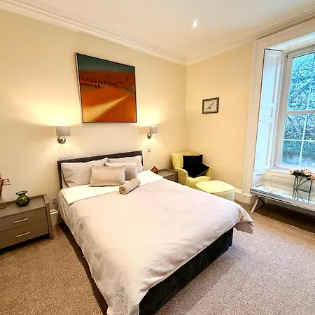 Georgian Luxury - Fast Broadband Wifi - Parking Available