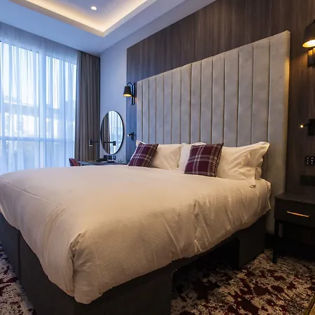 Tynecastle Park 4* Edinburgh