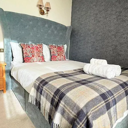 Armadillo Guest House- Adults Only