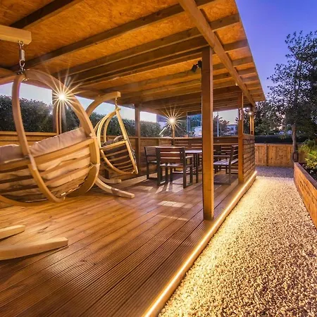 Private Hot Tub - Zen & Bubbles شقة