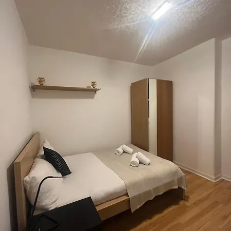 Apartment Centre - Richmond