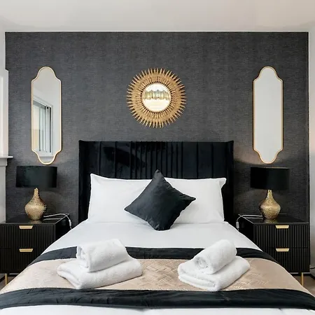 Two Double Bedroom On The Royal Mile