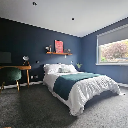 アパート Chic 3-bedroom 2-storey House Near Centre With Free Parking