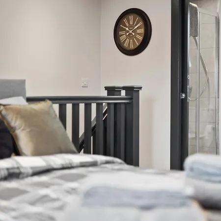 Free Parking | Sleeps 4 | 1 Bedroom | Great Area 公寓