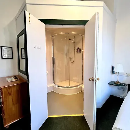 4 Friends House